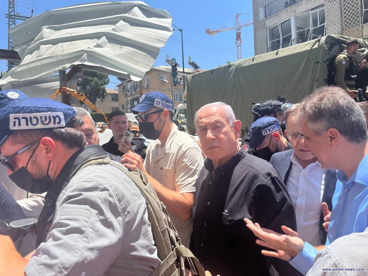 نتنياهو يصل إلى منطقة بات يام جنوبي تل أبيب لمعاينة آثار القصف الإيراني الأخير